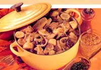 Cassola de pltans, cansalada i prunes passes